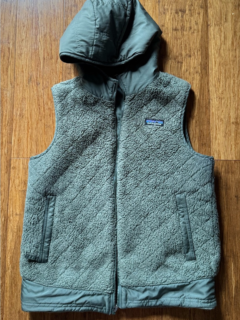 Patagonia Women Size S Hooded Sherpa Vest - Teal Green